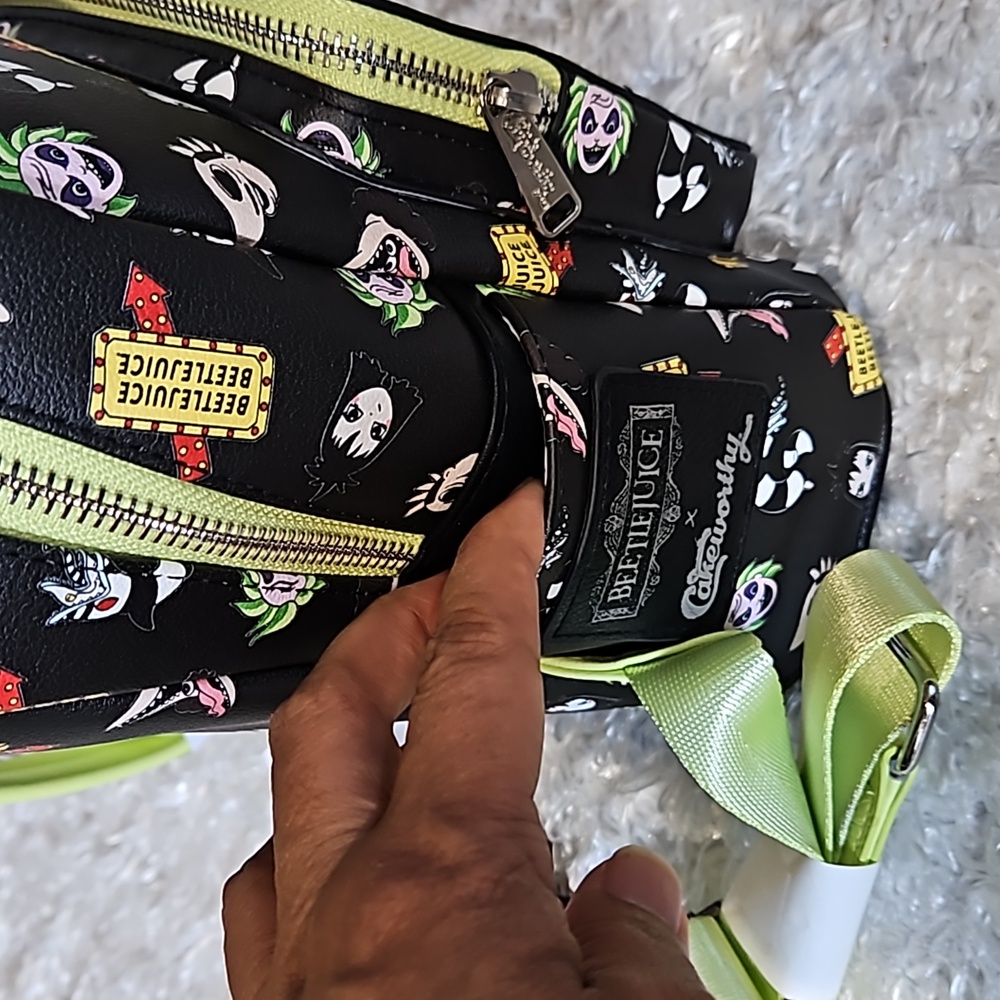 BettleJuice mini backpack and cardholder set - Picture 7 of 12